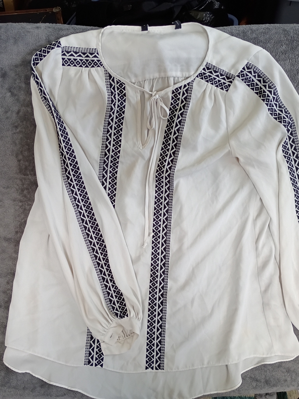 White House Black Market White Tunic with Black Geometric Pattern